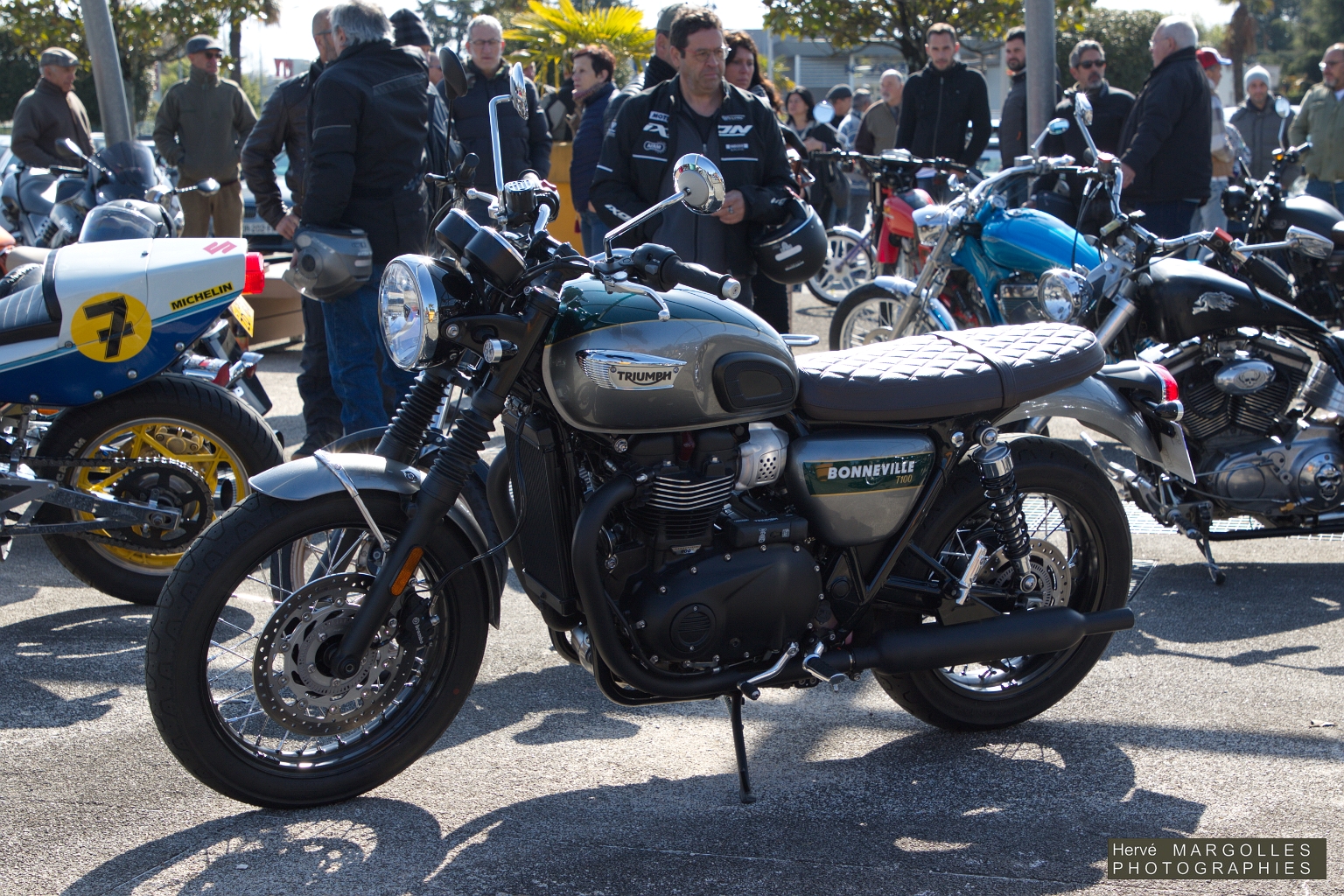 z - Triumph Boneville.jpg